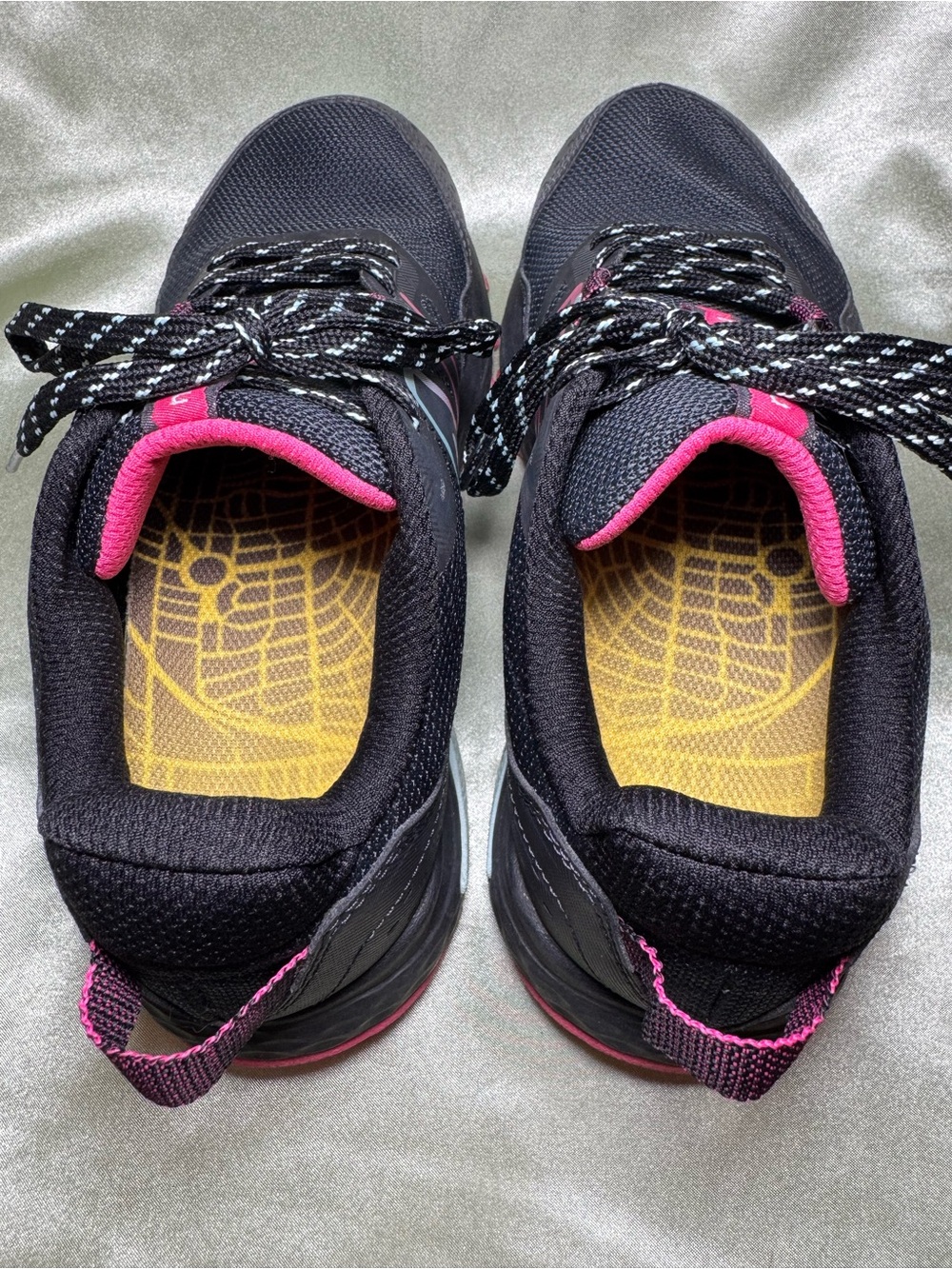 New Balance 410v8 Trail Running Shoes Black Blue Women’s Size 8.5 WIDE - Picture 4 of 8